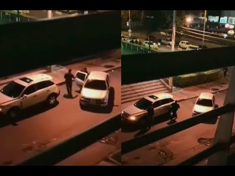 Con cero afán, ladrones rompen vidrios para saquear carros en Bogotá – Ojo de la noche