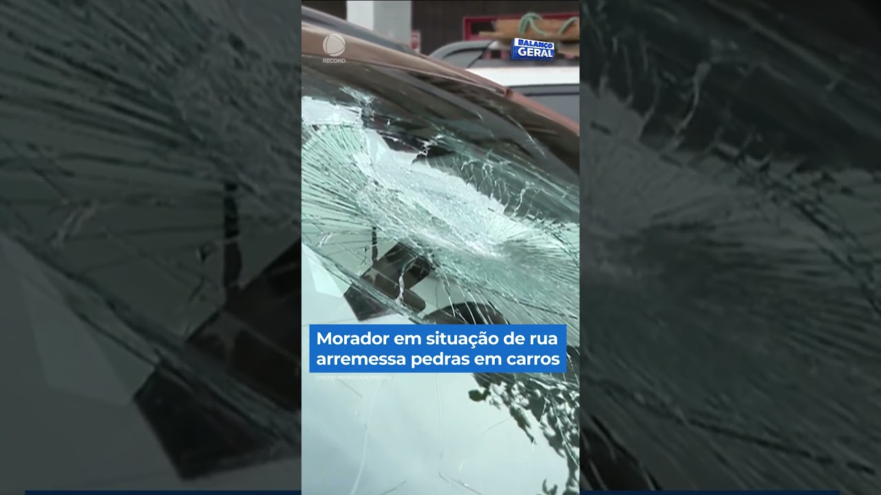 Morador em situação de rua arremessa pedras em carros #shorts #balançogeral