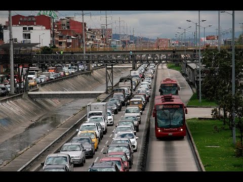 Carros viejos, buses o Transmilenio: ¿qué contamina más en Bogotá? | Noticias Caracol