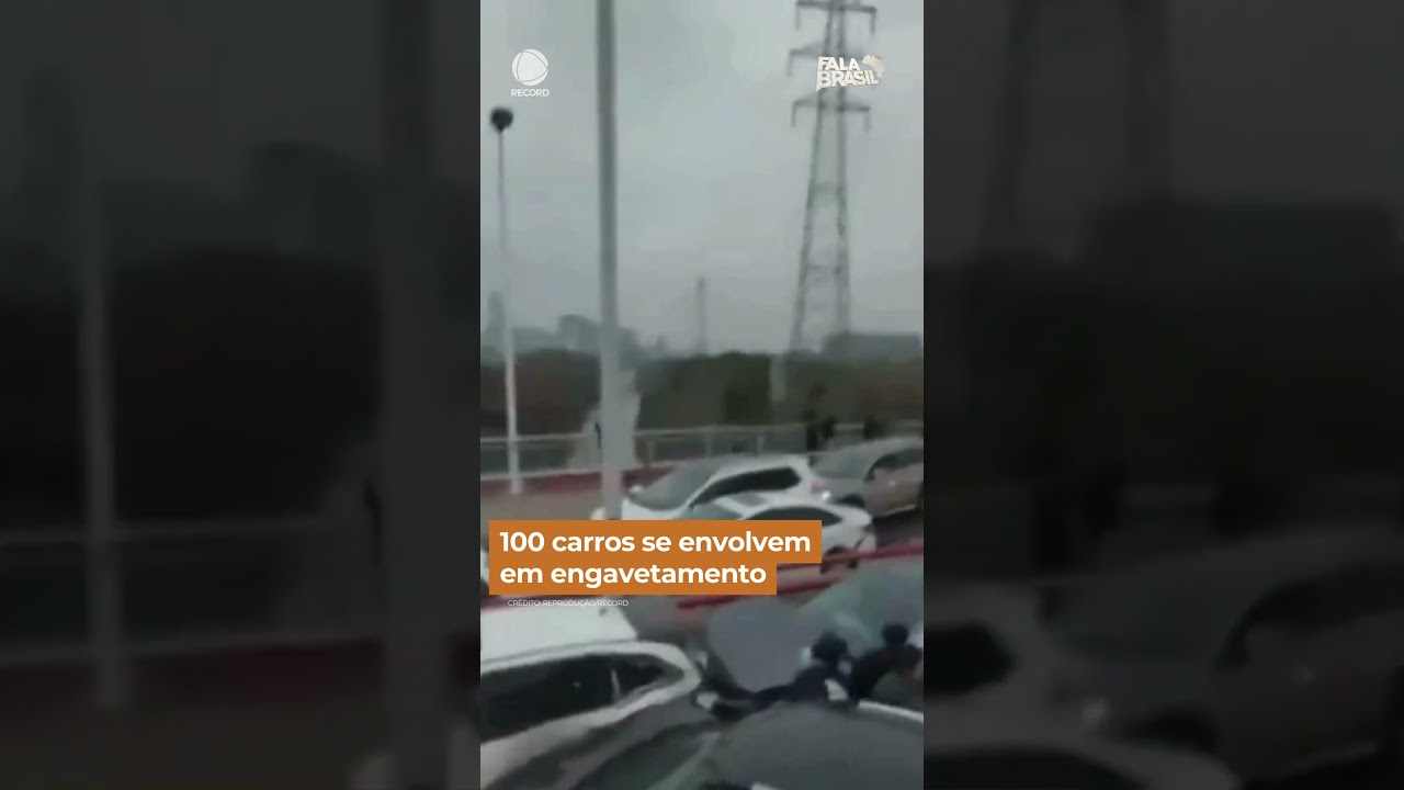 100 carros se envolvem em engavetamento #shorts