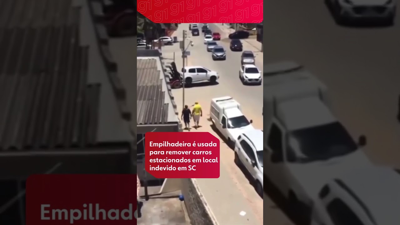 Empilhadeira é usada para remoção de carros estacionados em local indevido em SC #shorts