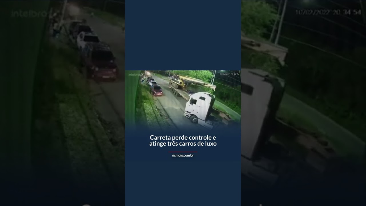 Carreta perde controle e atinge três carros de luxo