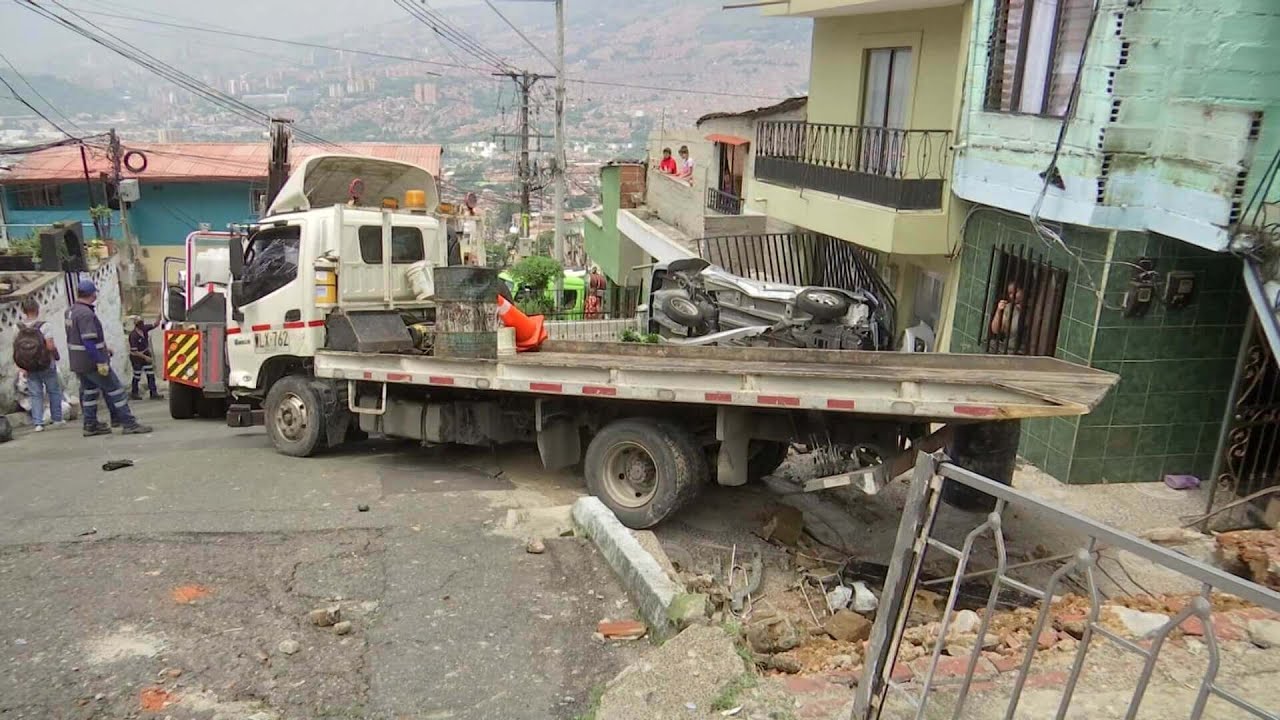 Accidente en Manrique dejó siete viviendas y dos carros afectados – Teleantioquia Noticias