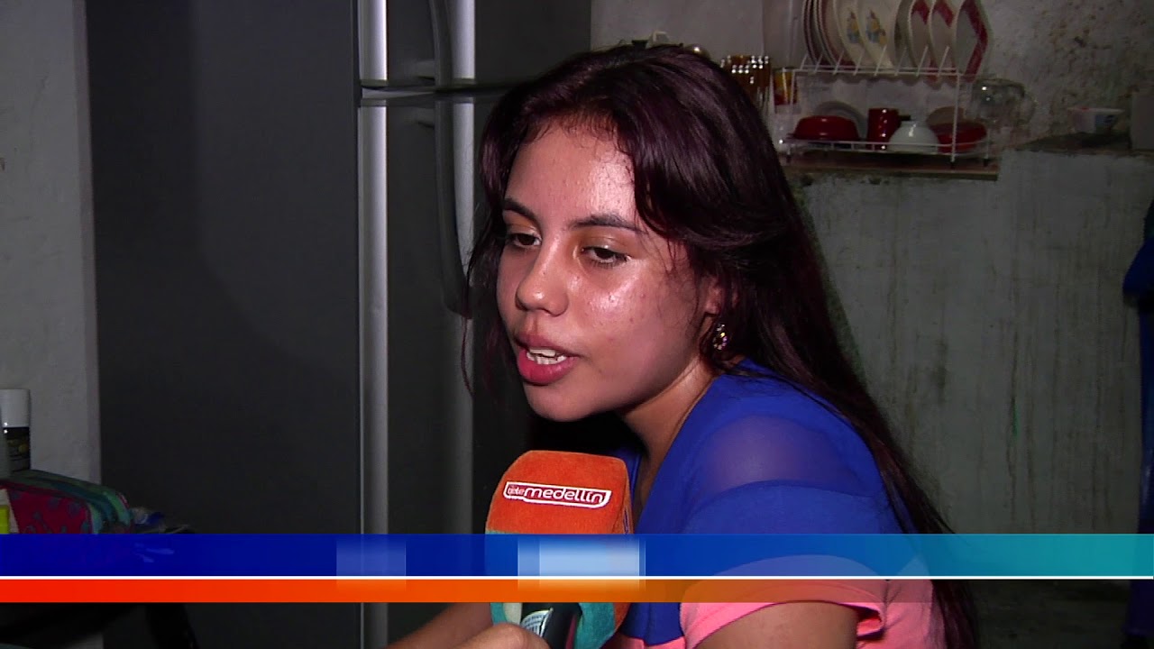 Griselmis, el hombre que hace 30 años fabrica carros a escala [Noticias] – Telemedellín