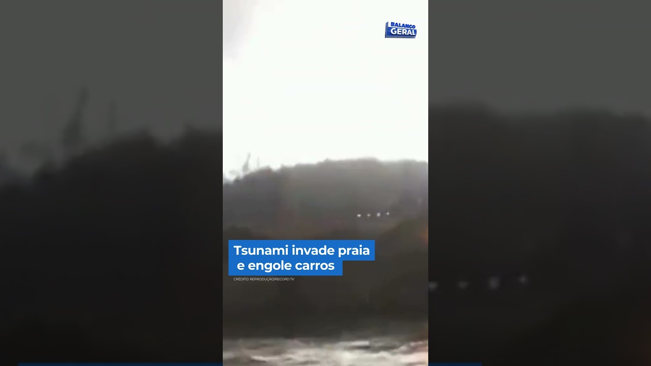 Tsunami invade praia e engole carros #Shorts