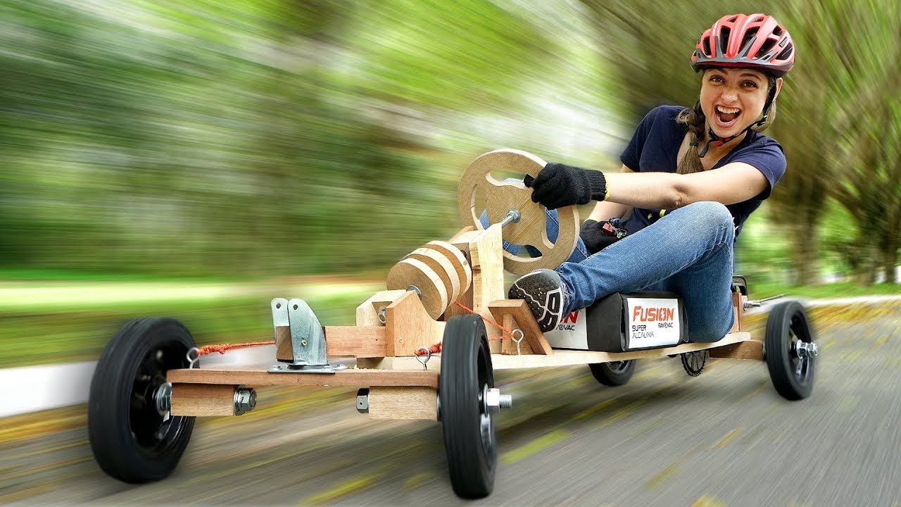 Revolutionize sua mobilidade: Conheça nosso carro elétrico movido a pilhas AA!