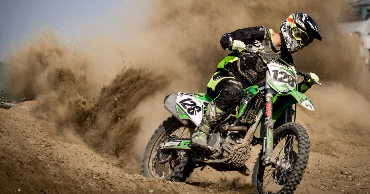 Joelheira Articulada para Motocross: Proteção e Mobilidade nas Trilhas