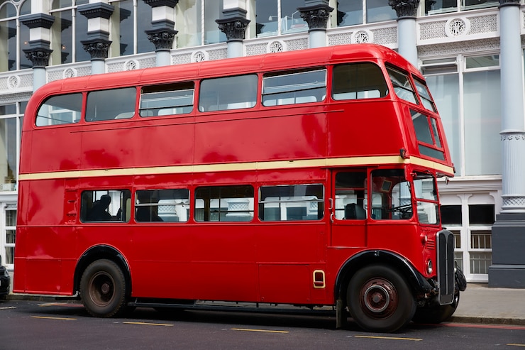 Engenharia e Inovação: A Tecnologia Automotiva por Trás dos Ônibus de Dois Andares